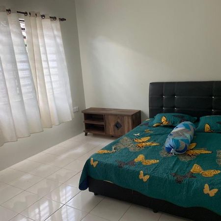 Homestay Maryam Lumut Exterior foto